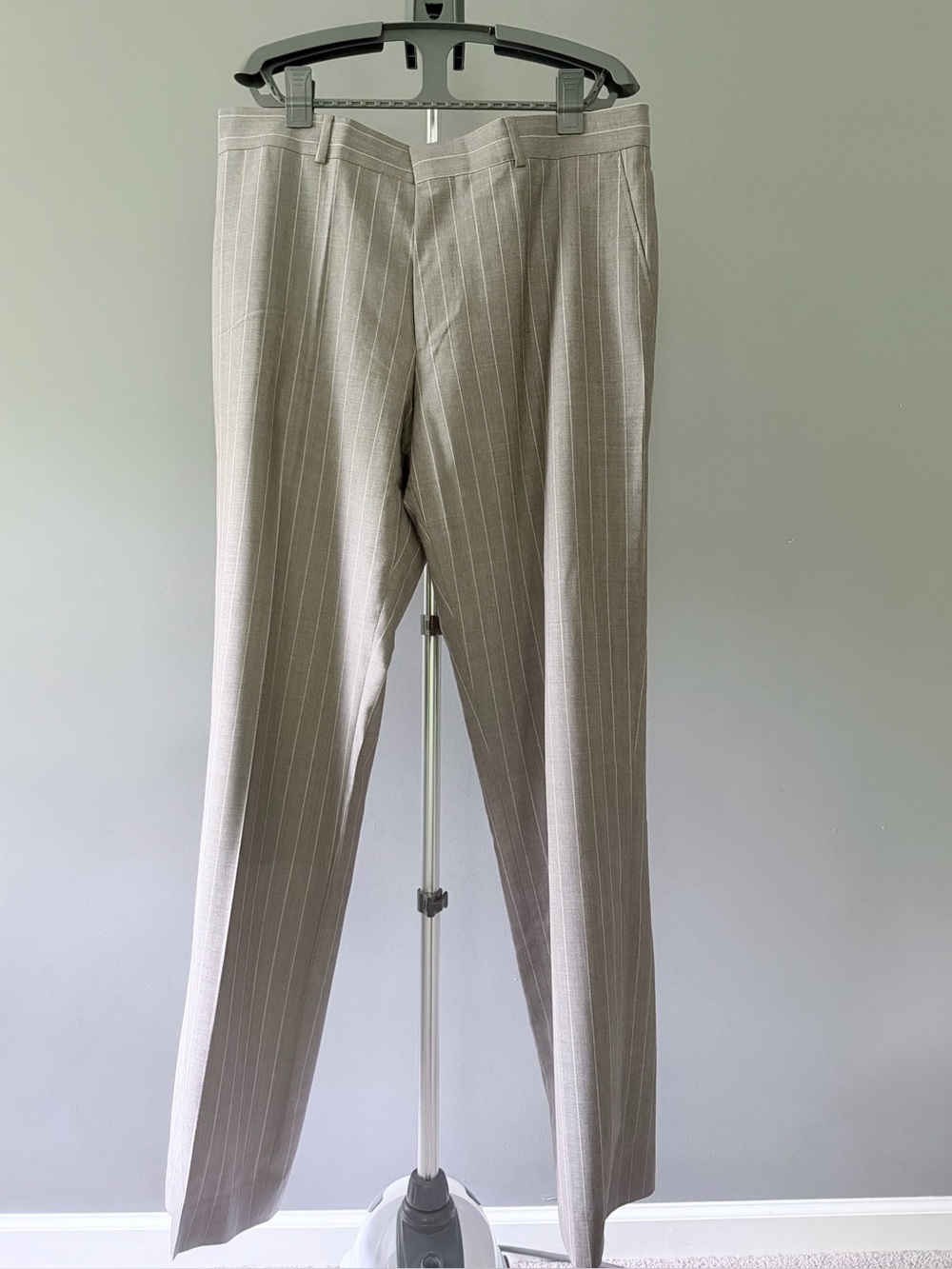 Hugo Boss Suit Set - Picture 7 of 12